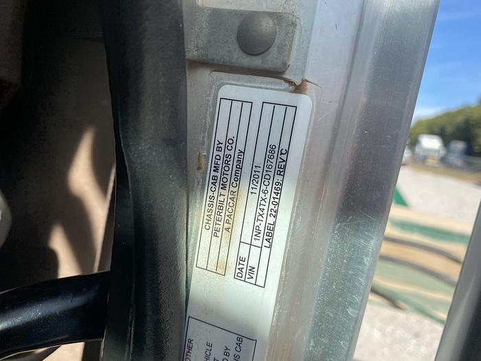 Used 2011 Peterbilt Heavy spec