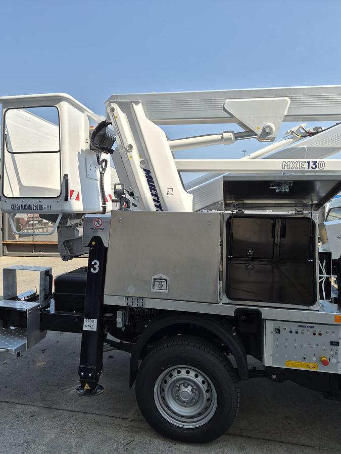 Multitel MXE130 · Isuzu D-MAX