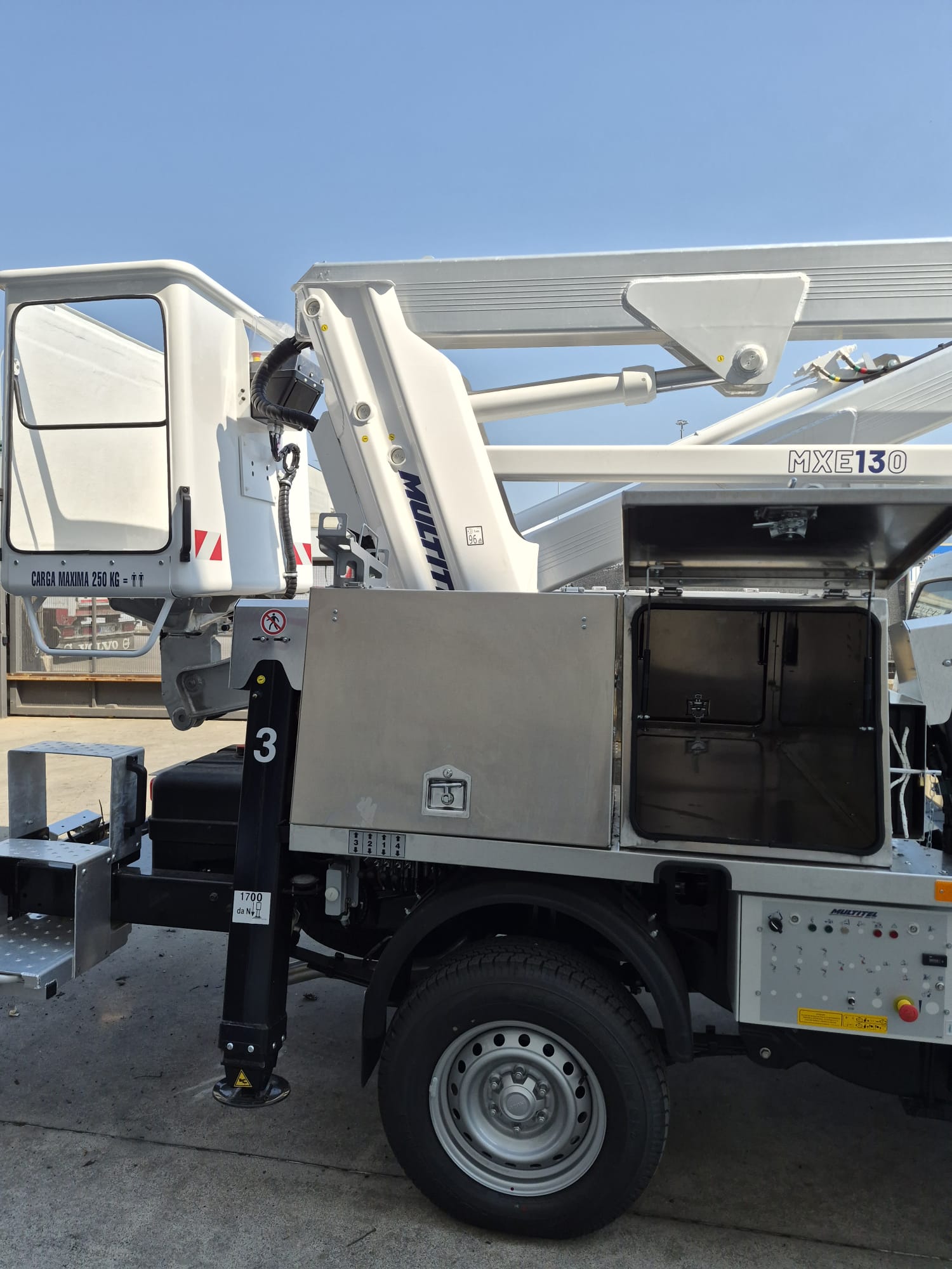Multitel MXE130 · Isuzu D-MAX