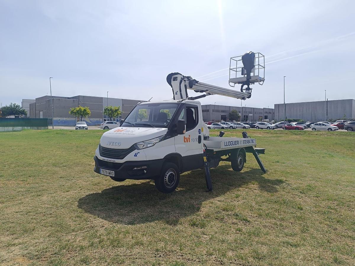 Usado Plataforma aerea Oil&Steel Scorpion 1812 Smart