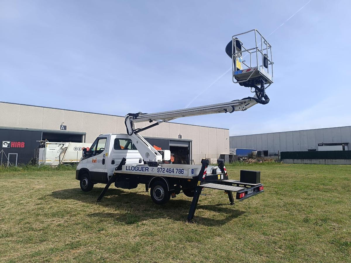 Usado Plataforma aerea Oil&Steel Scorpion 1812 Smart