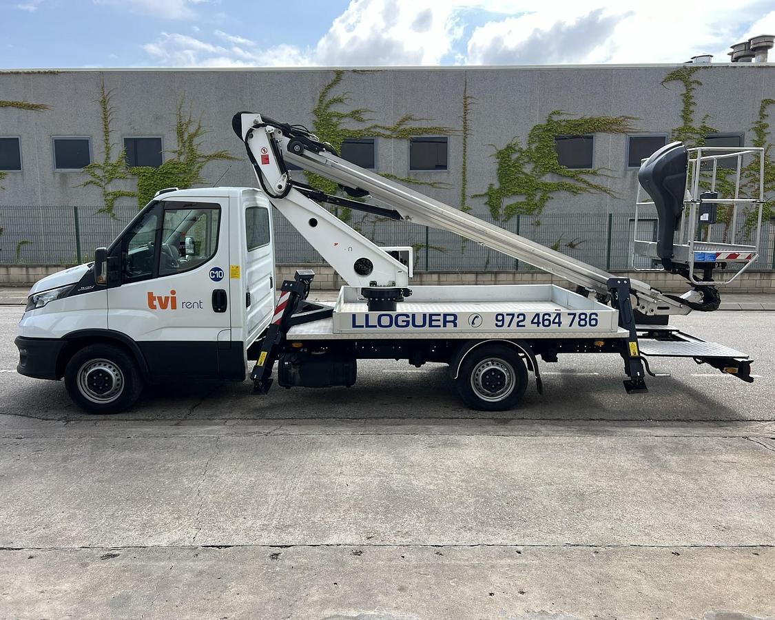 Reacondicionado Iveco Daily + Oil&Steel Scorpion 1812