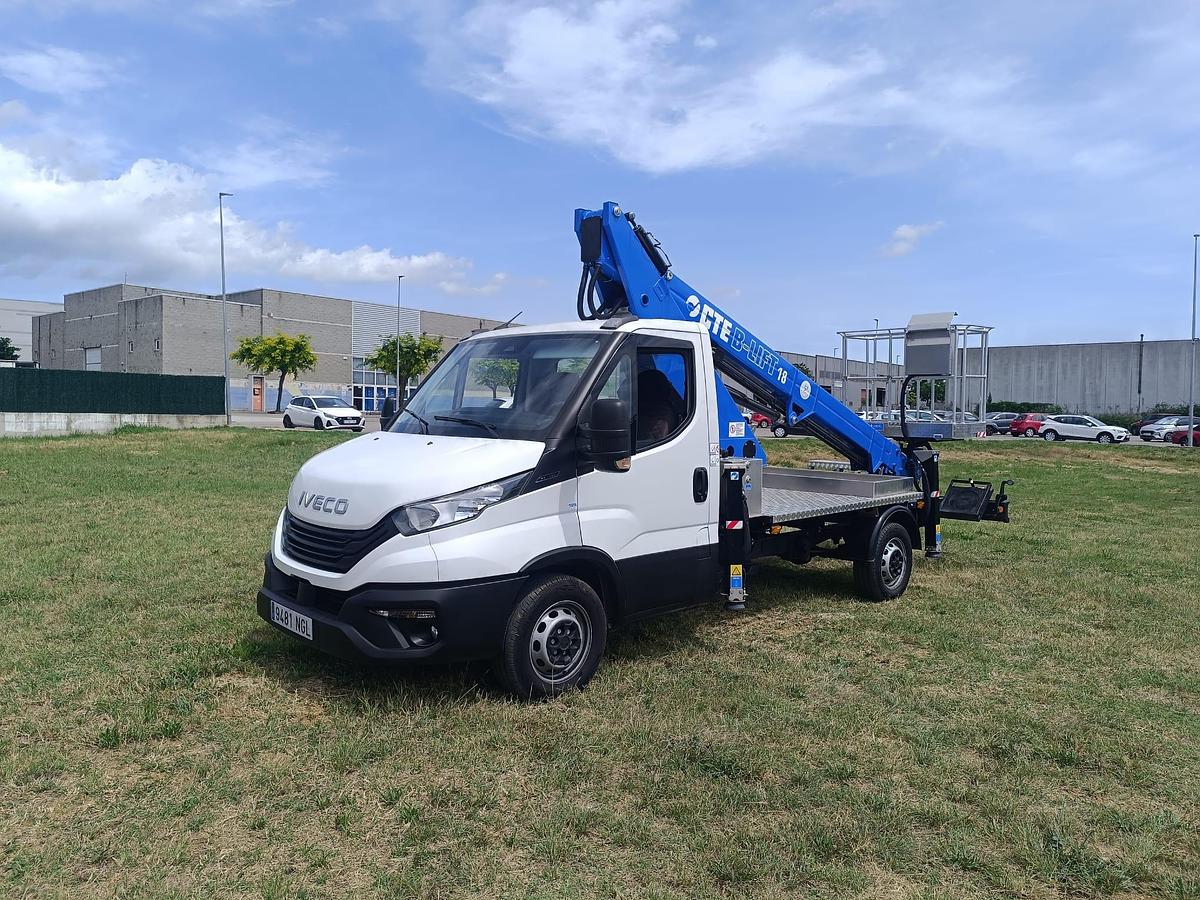 Usado Iveco Daily · CTE B-LIFT 18