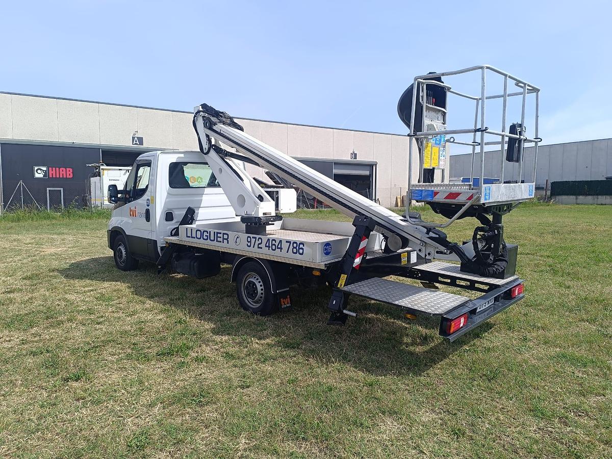 Usado Plataforma aerea Oil&Steel Scorpion 1812 Smart