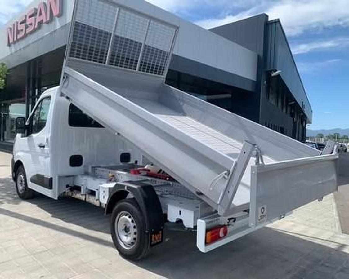 Nissan 3.500 kg. · Volquete JPM