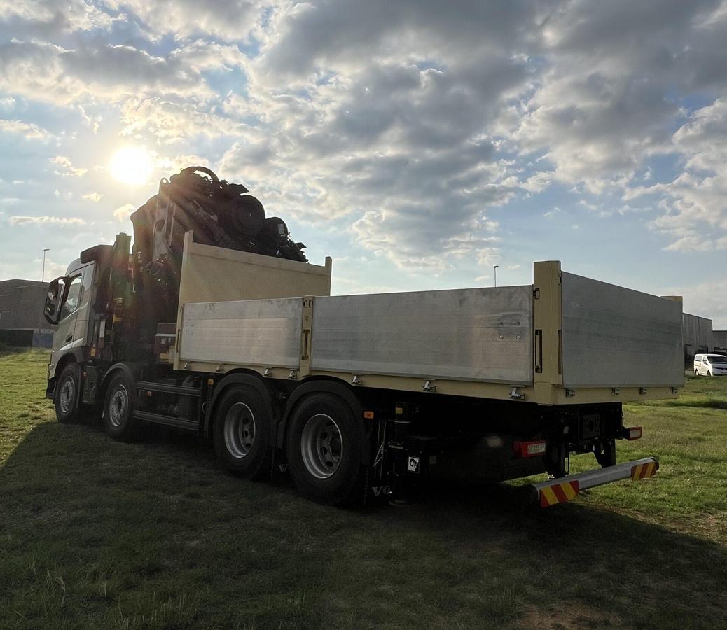 Volvo FM + Effer 1400