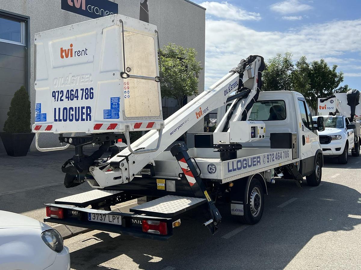 Iveco Daily + Oil&Steel Scorpion 1812