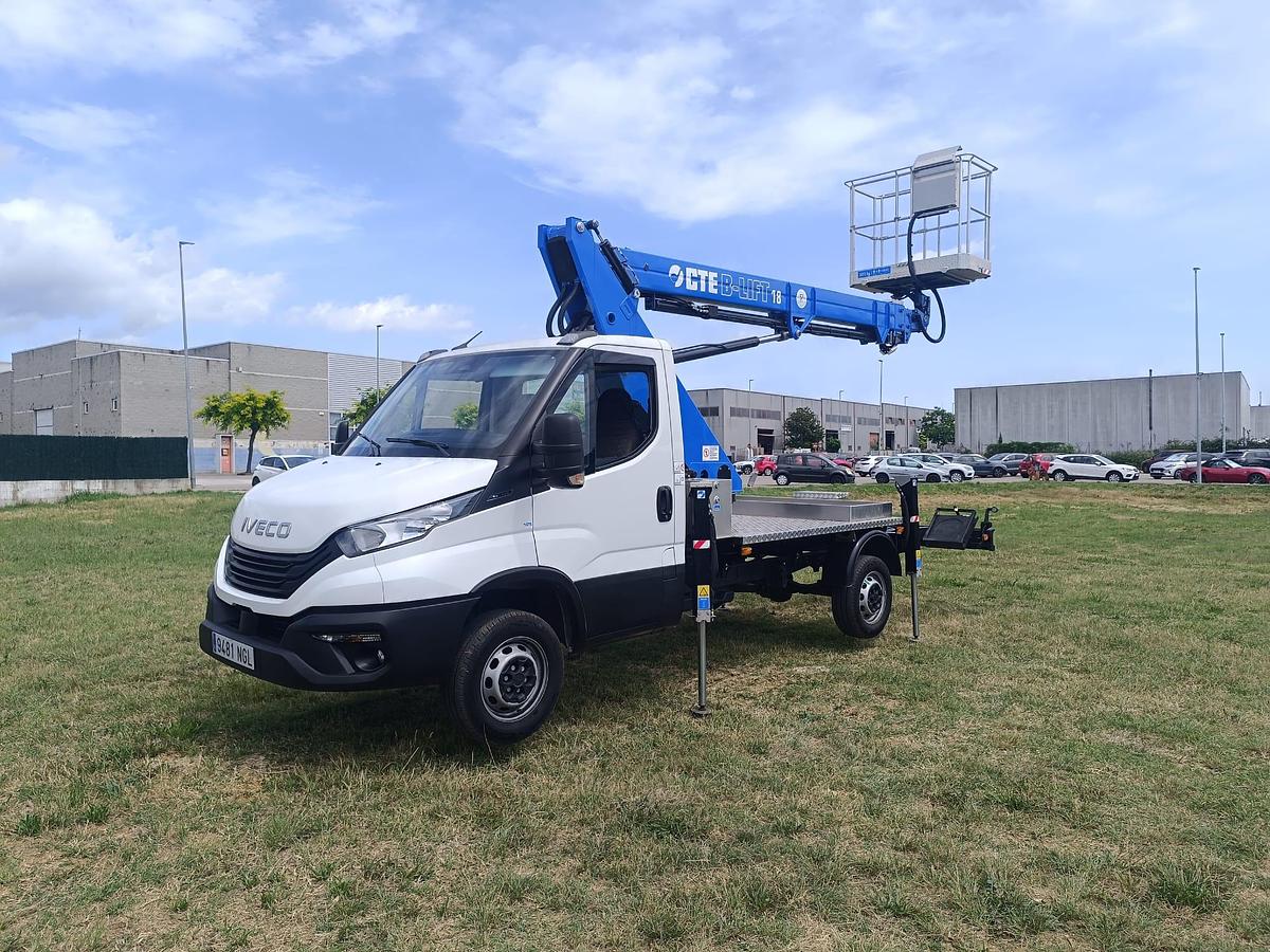 Usado Iveco Daily · CTE B-LIFT 18