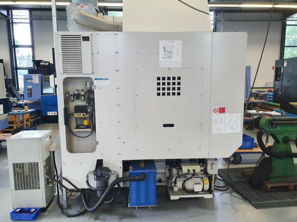 Used Daewoo ACE V400 - Vertical Machining Center - 2002