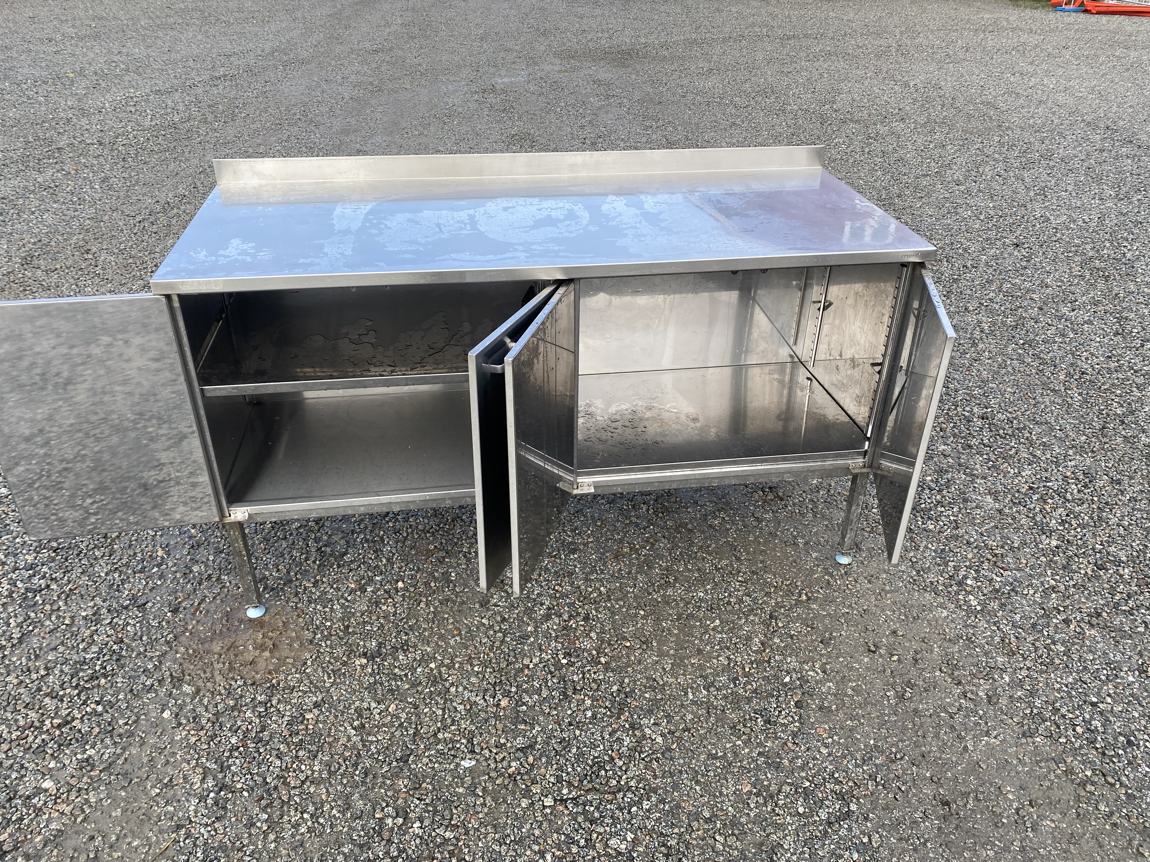 Begagnad Arbetsbord med hyllor 160x65cm