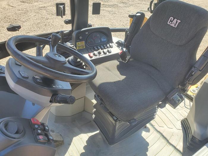 Used 2014 CAT 420F it