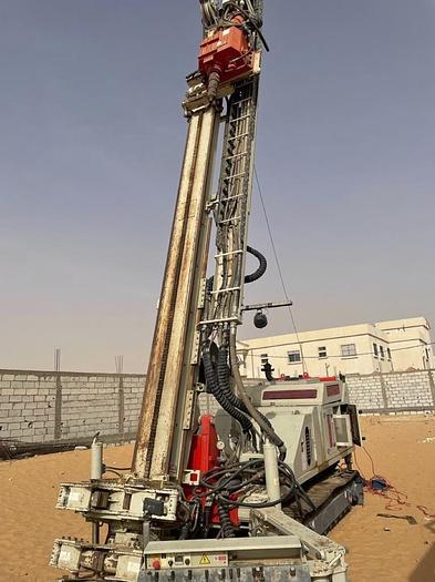 Used Comacchio MC 900 P Drill Rig