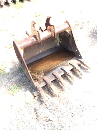 DEERE 36” bucket