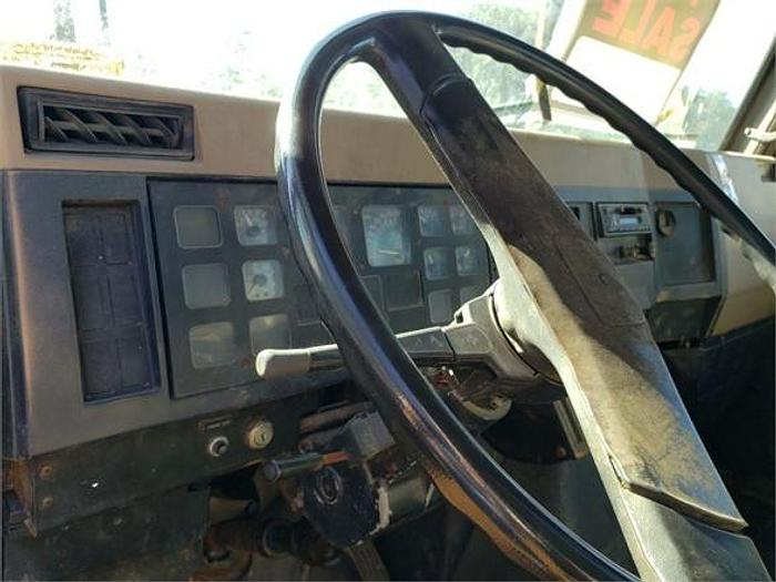 Used 1991 INTERNATIONAL 4900