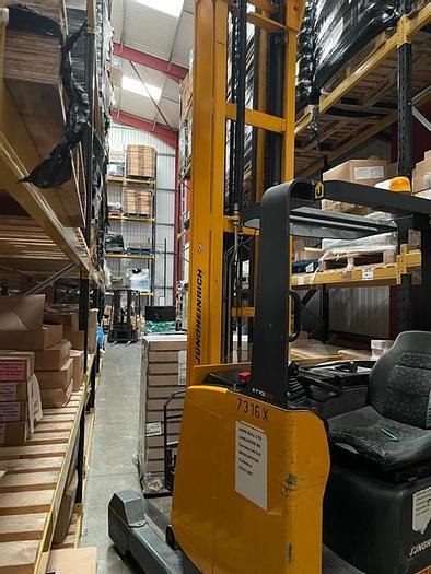 D'occasion FORKLIFT