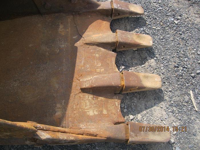 Used 32"/35" GP BUCKET, 4 TEETH, SIDE CUTTERS, 80mm PIN SIZE, 14" FACE SPREAD, 19"...