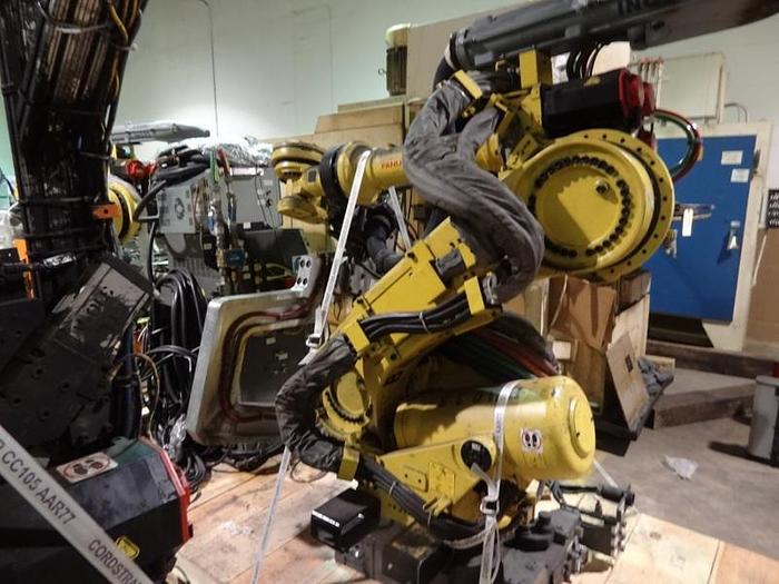 Used FANUC R2000iB/210F 6 AXIS CNC ROBOT W/R30iA CONTROLS/ SPOT WELDING ARO SERVO GUN