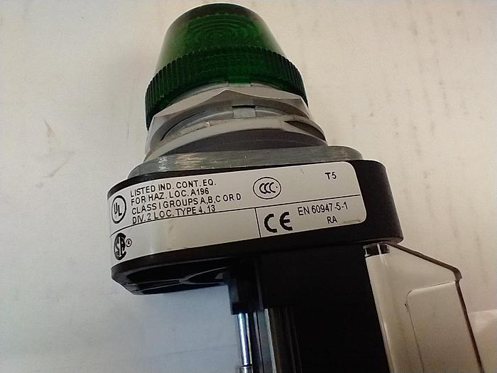 Allen-Bradley 800-q24g