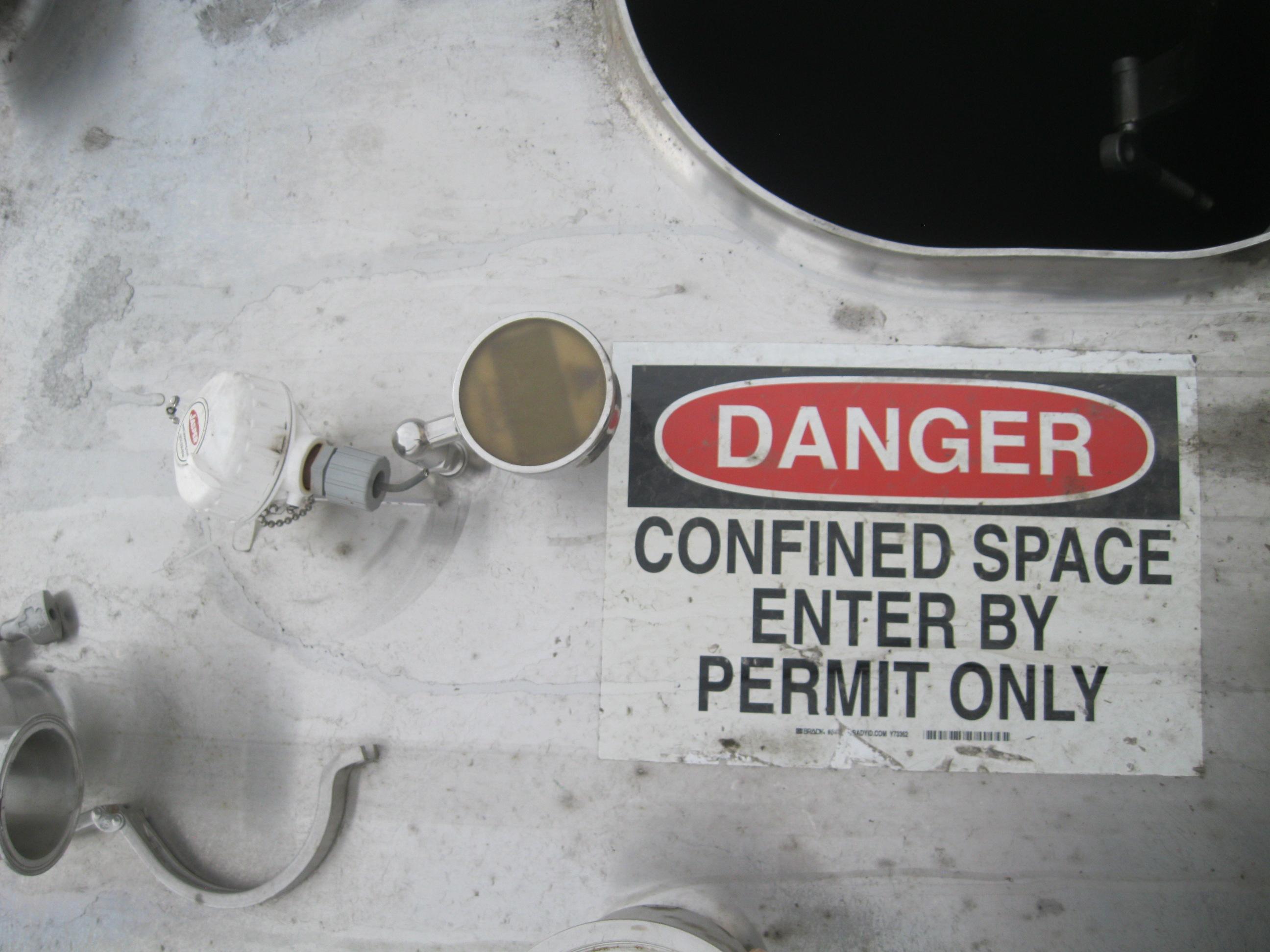 Usado 30000 GALLON STORAGE SILO TANK. MUELLER. VERTICAL