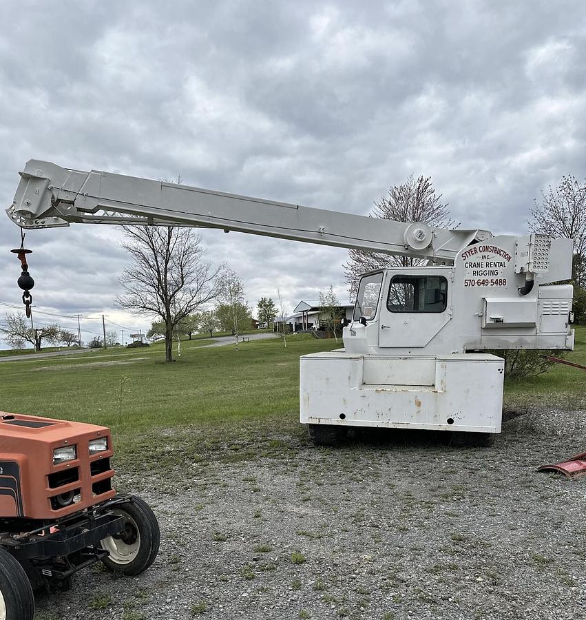 Used 1984 JLG 8812 55' Boom 10' Jib