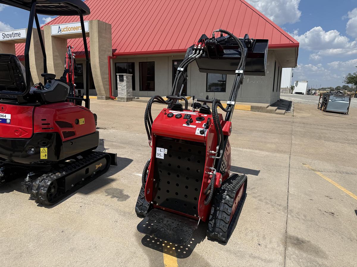 Used (3) 2026 Sdlanch SSL60 Skid Steer - BRAND NEW!