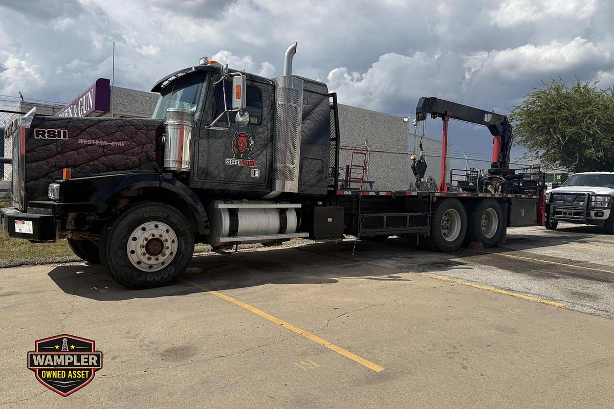 Used 2006 Western Star 4900 Boom Truck, Sleeper