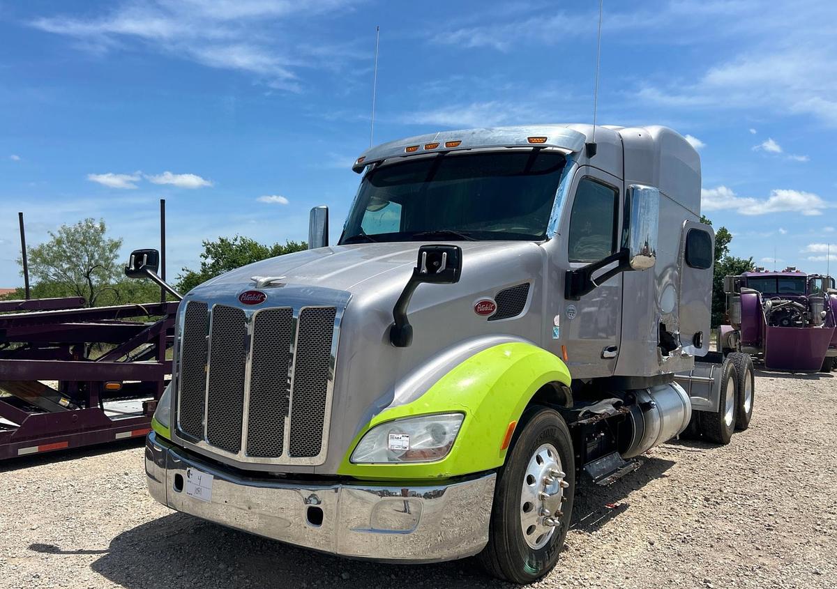 Used 2015 Peterbilt 579 6x4 Sleeper Truck Tractor