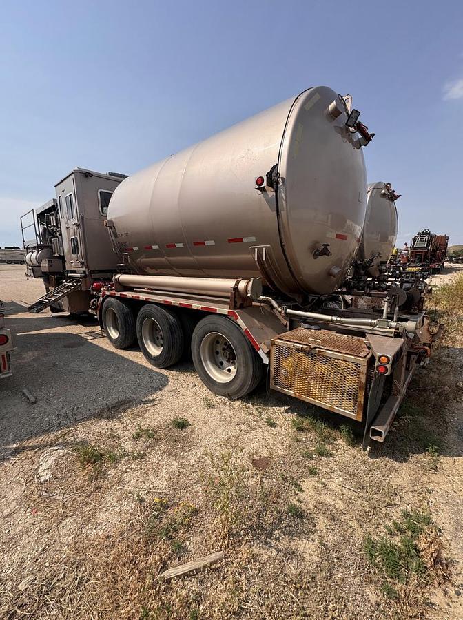 Used 2006 Peerless CH-42-3A 42ft Tri-Axle Drop Deck Non-Fired Nitrogen Pumping Trailer