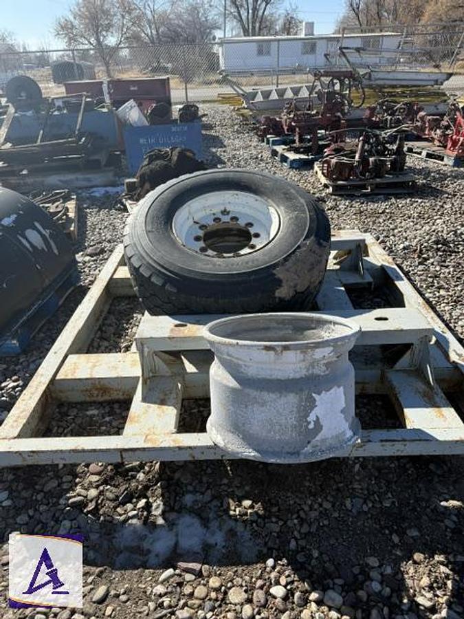 Used XJ Rig Wheel / Tire