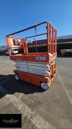 Used 2017 Snorkel Scissor Lift  S4732E