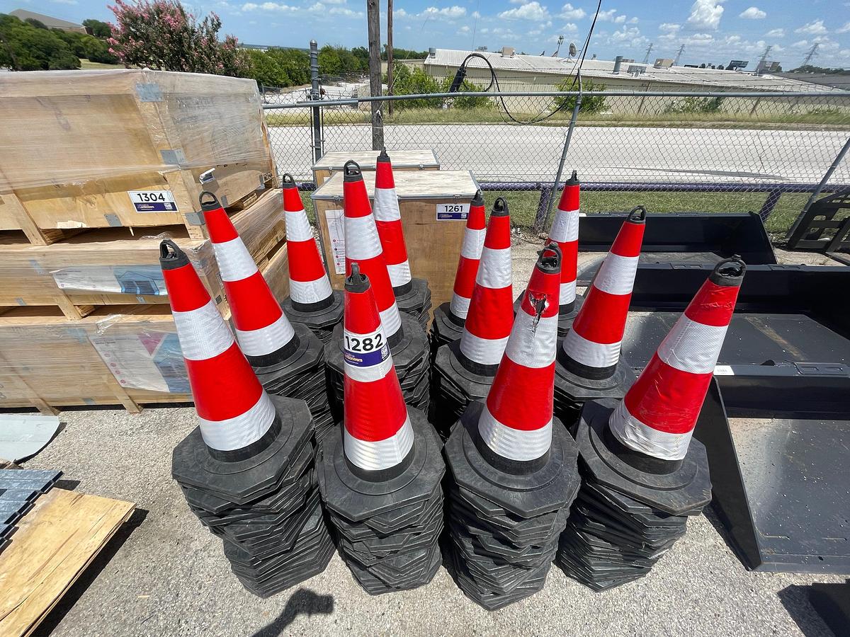 Used (250) Safety Traffic Cones (UNUSED)