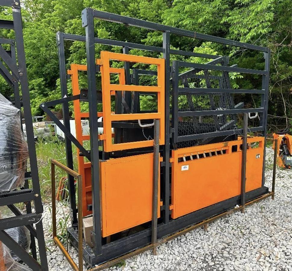 Used Unused 2026 Landhonor LHR-CSC10 10ft Cattle Squeeze Chute