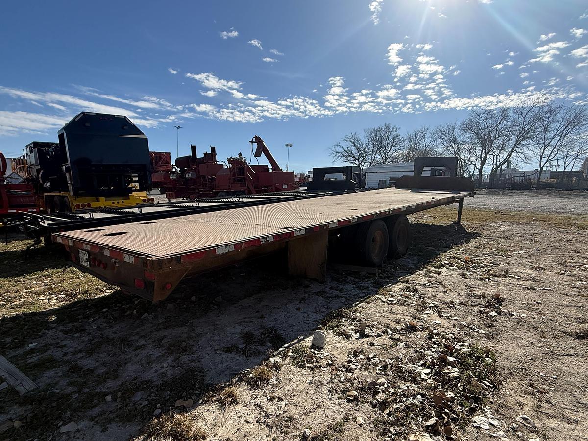 Used Shop-Built 32' GN Flatbed Trailer
