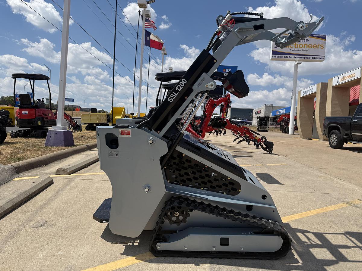 Used (2) 2026 Sdlanch SSL1200 Skid Steer - BRAND NEW!