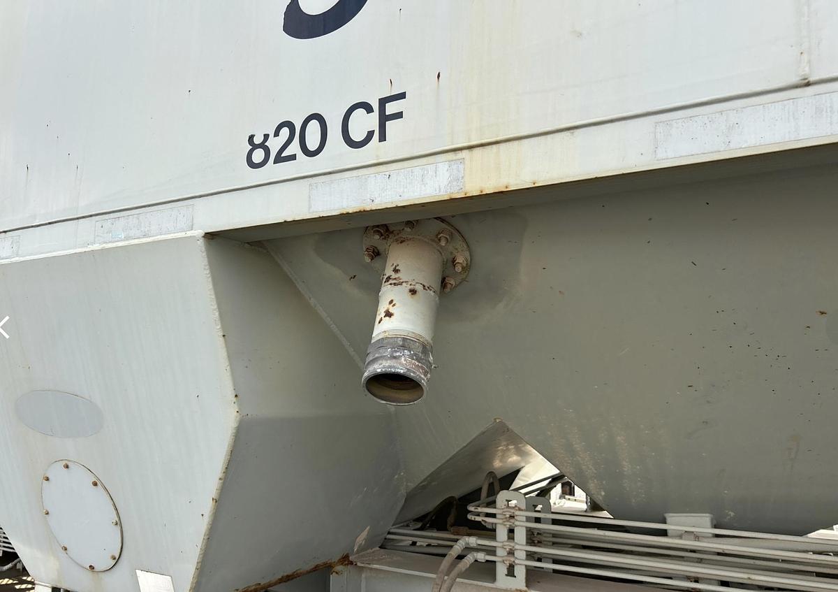 Used 2011 Appco FS-40 Bulk Sand Storage Trailer