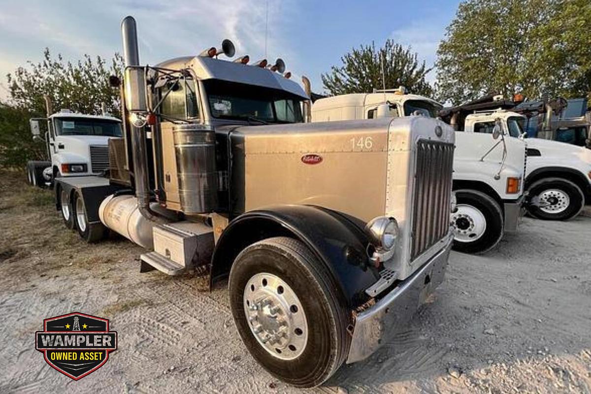 Used 1988 Peterbilt 379 Winch Truck
