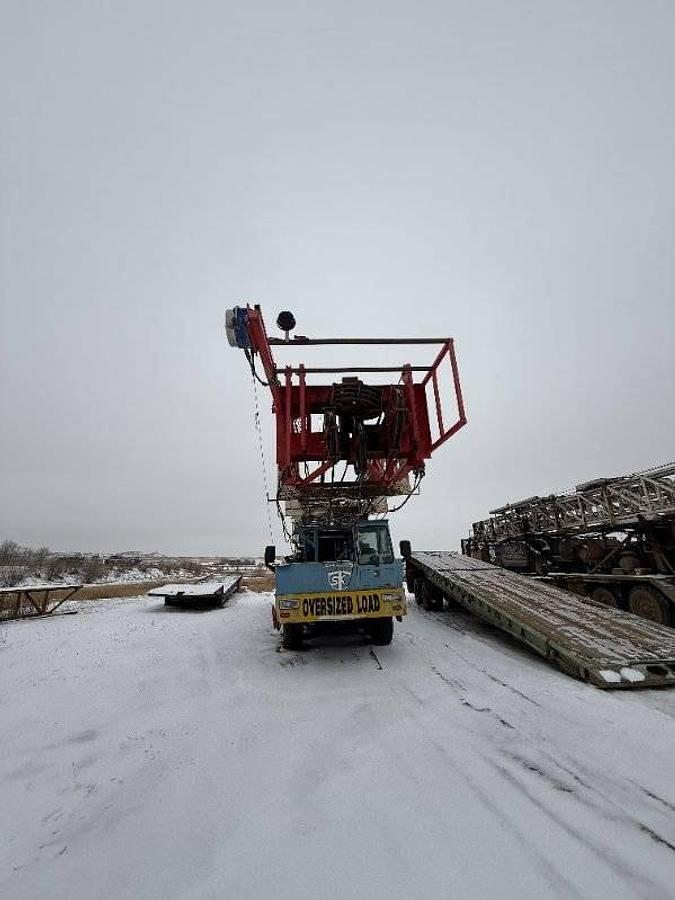 Used Service King 575 - 5 Axle - Well Service Workover Rig