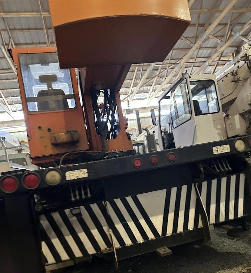 Used 1999 QMC 4170 - 70' boom, 29" Jib