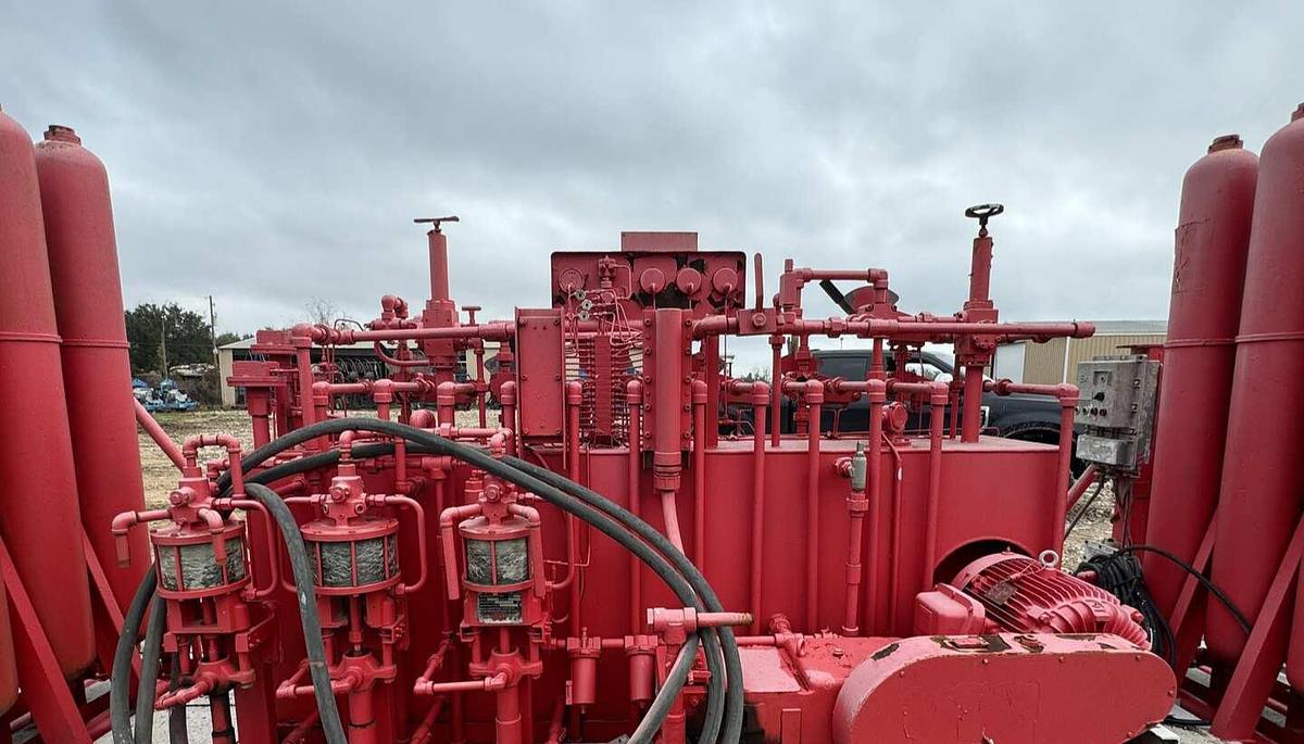 Used BPMF 7-STATION 12-BOTTLE 120-GALLON Triplex Accumulator Pump