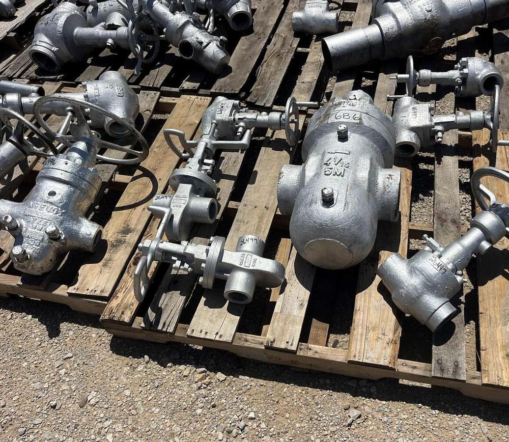 Used (1) Orbit 4 1/16", (2) 2", (1) 1 1/4" (2) Mohawk Valves