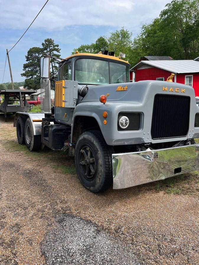Used 1972 MACK TRUCK R795ST