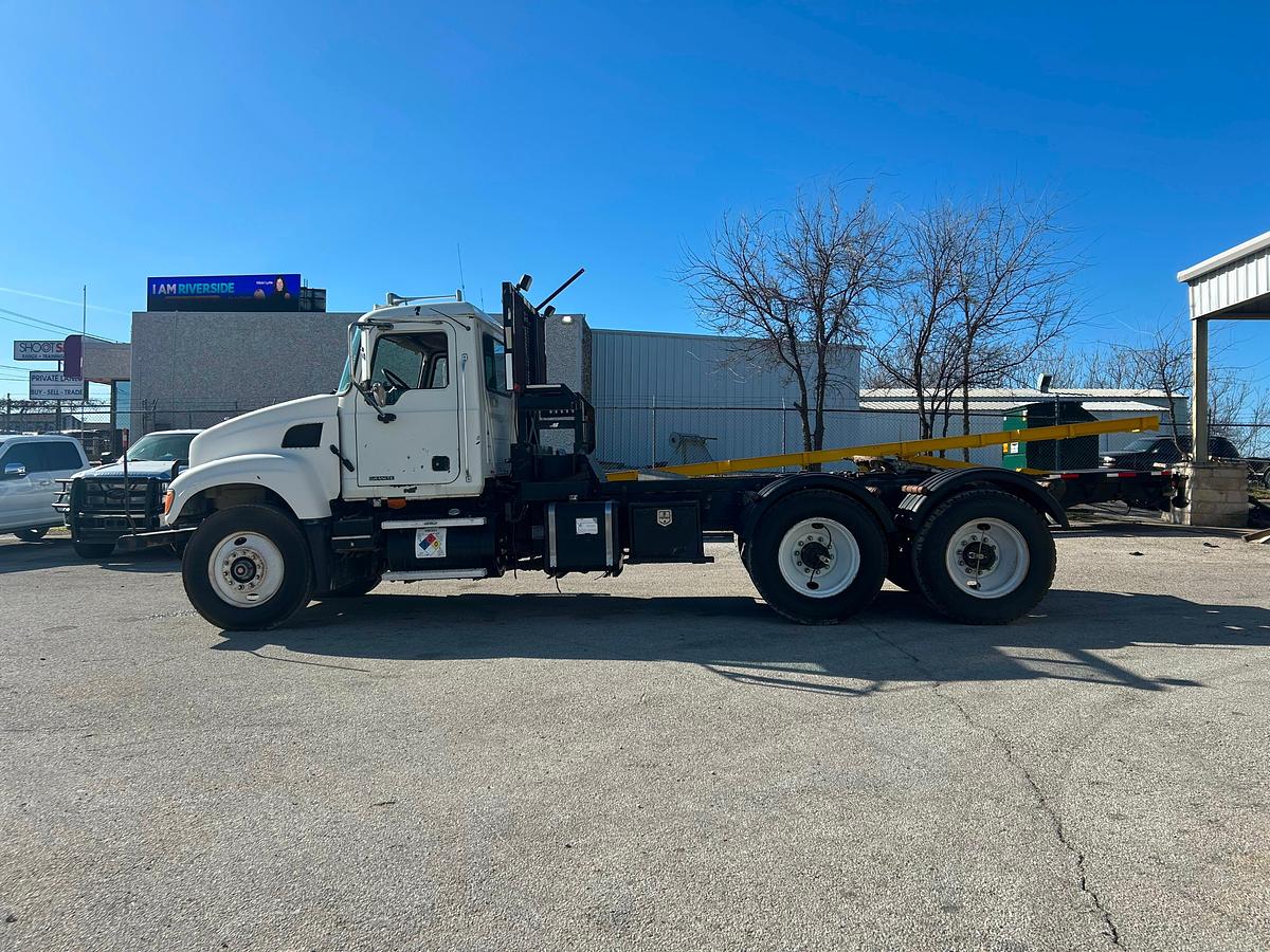 Used 2005 Mack Haul Truck CV713