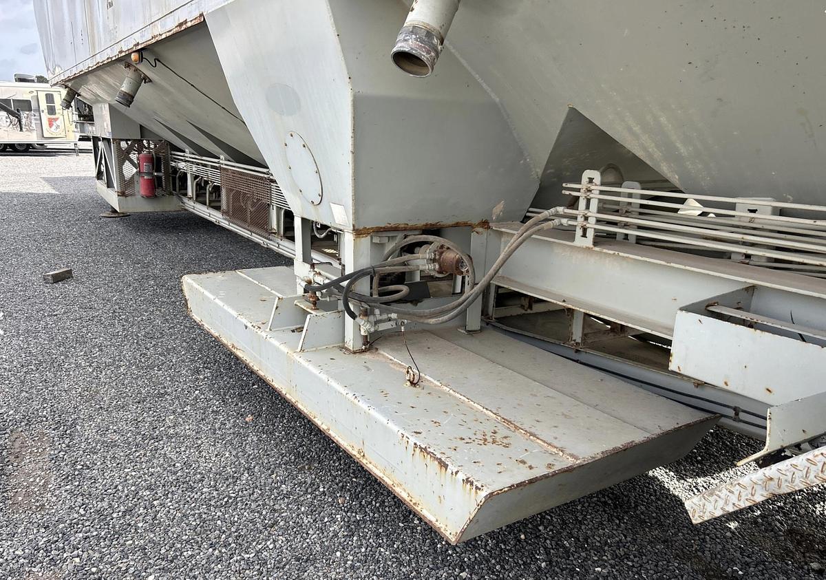 Used 2011 Appco FS-40 Bulk Sand Storage Trailer