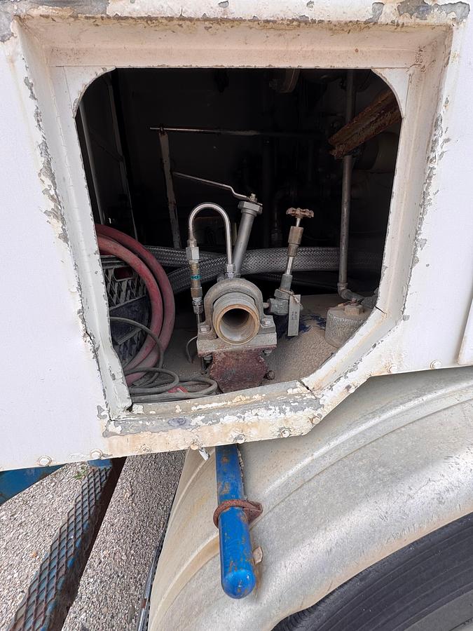 Used 2004 HydraRig 9600 Nitrogen Bulk Trailer - HARD TO FIND!