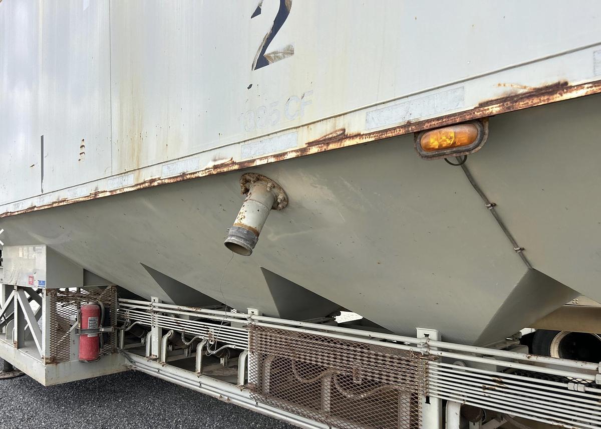 Used 2011 Appco FS-40 Bulk Sand Storage Trailer