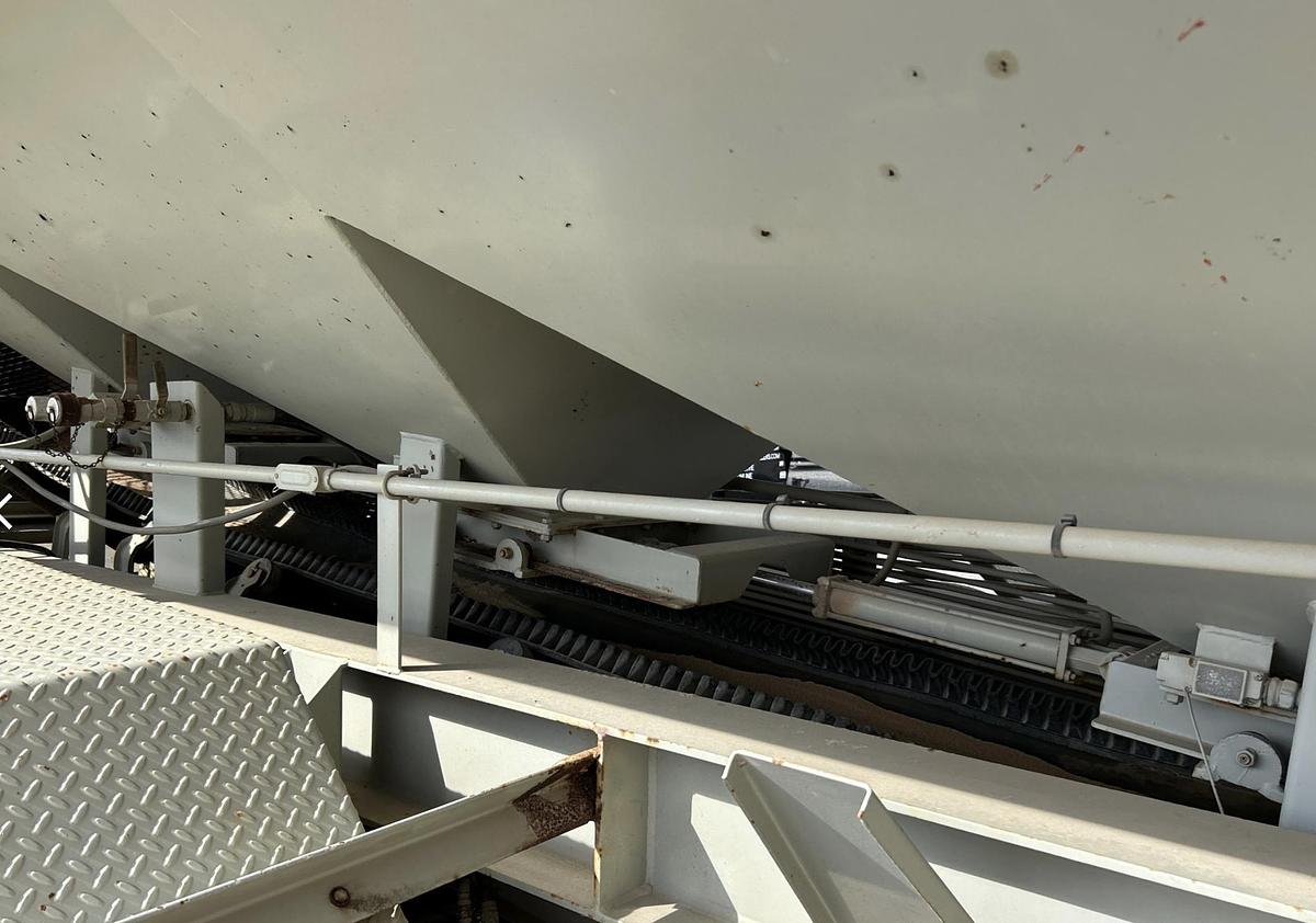 Used 2011 Appco FS-40 Bulk Sand Storage Trailer