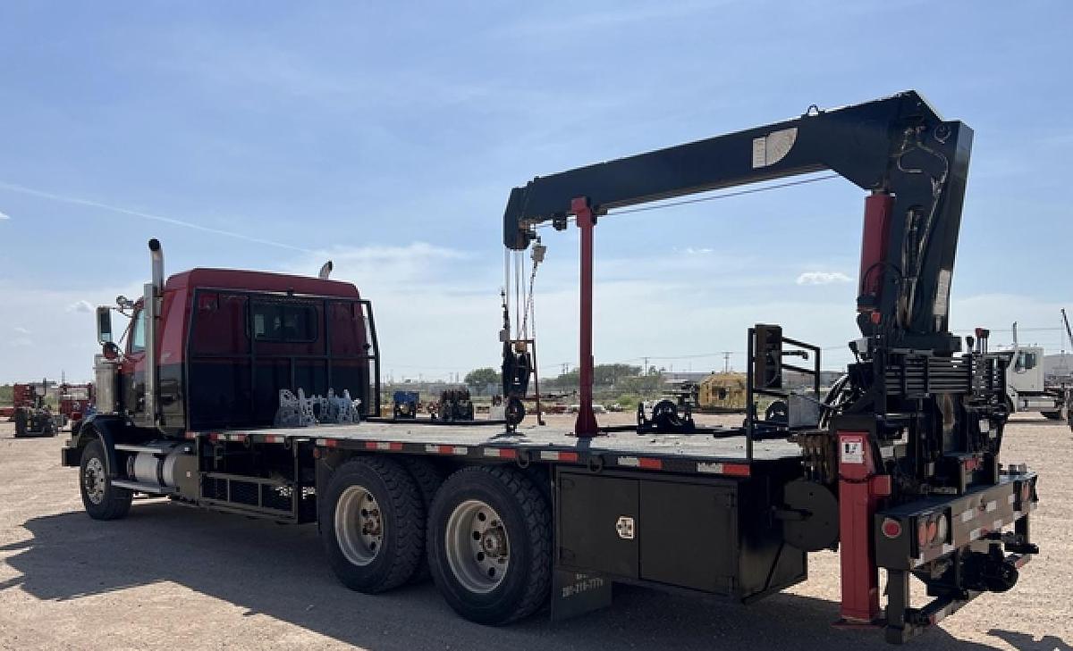 Used 2006 Western Star 4900 Boom Truck, Sleeper