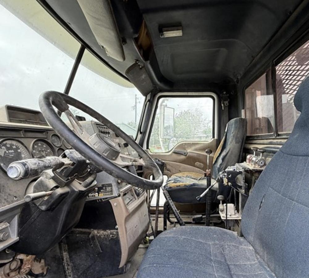 Used 1999 Mack CH613 60K Mech T/AWINCH Truck