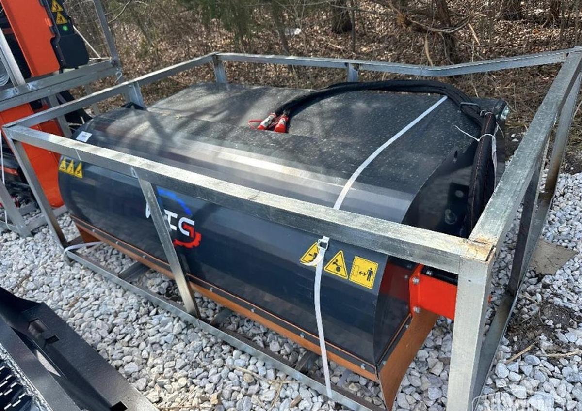 Used 2026 WIG XN-FB01-72 Box Broom Sweeper Skid Steer Attachment (UNUSED)