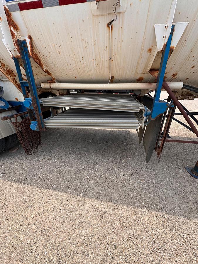 Used 2004 HydraRig 9600 Nitrogen Bulk Trailer - HARD TO FIND!